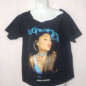 Ariana Grande Sweetener Kiss T-Shirt Medium Pre-owned